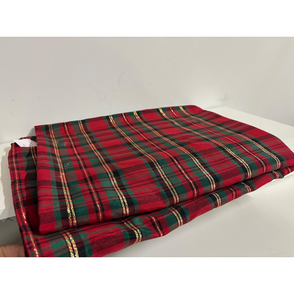 Christmas Plaid Tablecloth Metallic Lurex Holiday Tartan Table Top 52x70.